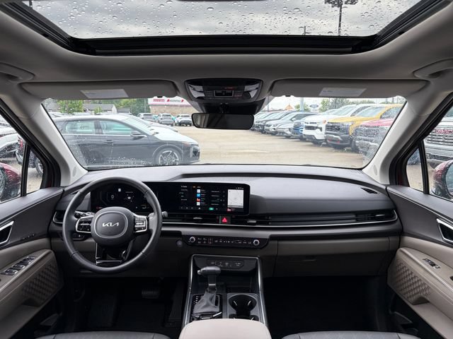 Certified 2025 Kia Carnival SX FWD image 17