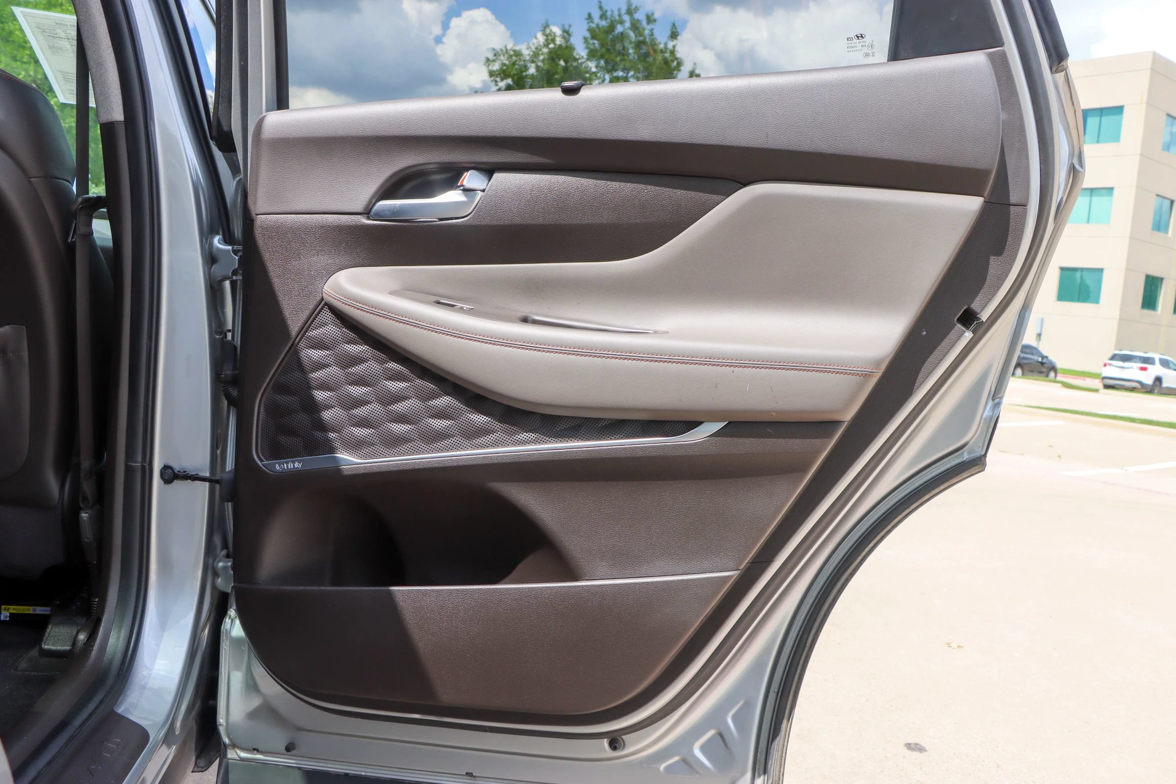 Used 2020 Hyundai Santa Fe SEL w/ Cargo Package FWD image 11