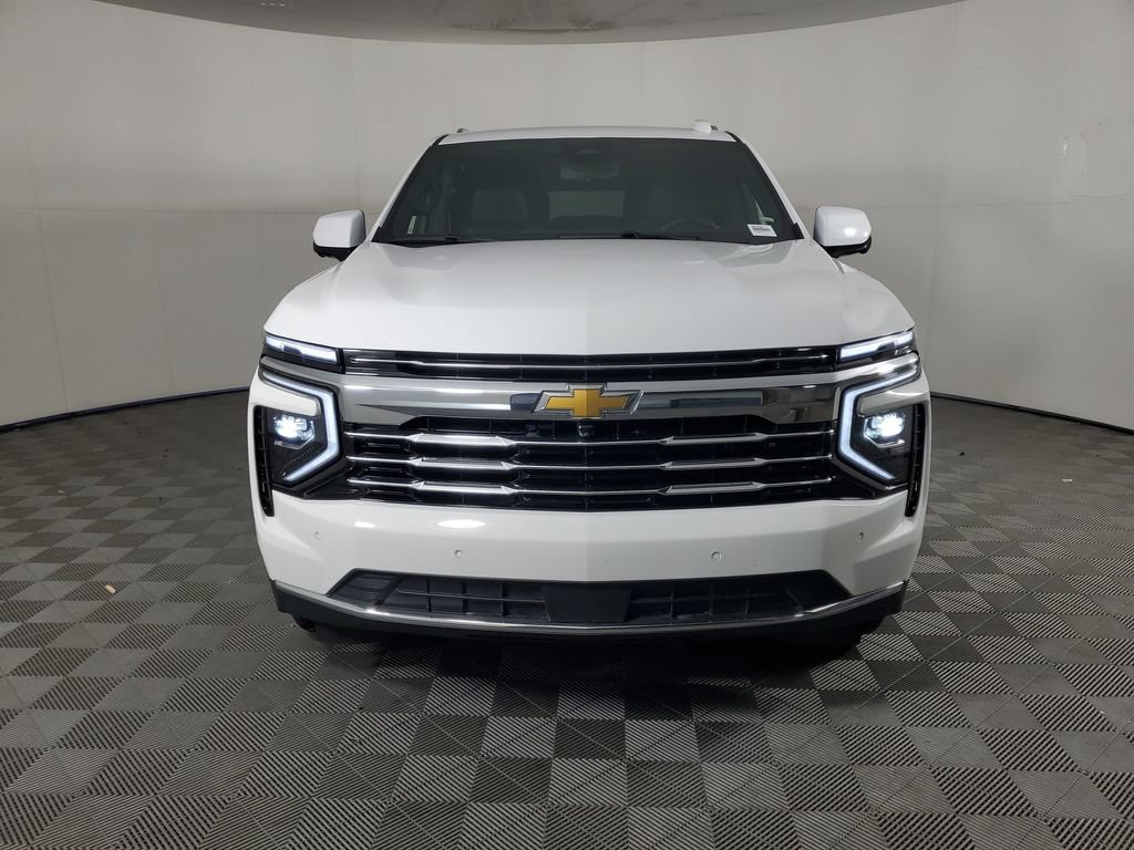 Used 2025 Chevrolet Suburban LT RWD image 9