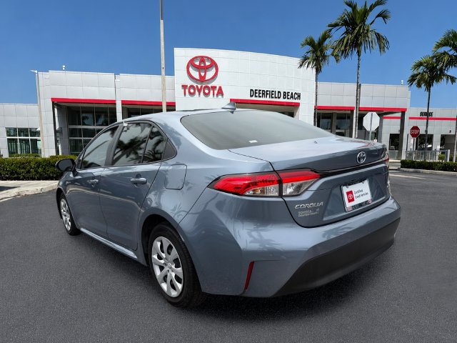 Used 2025 Toyota Corolla LE FWD image 5