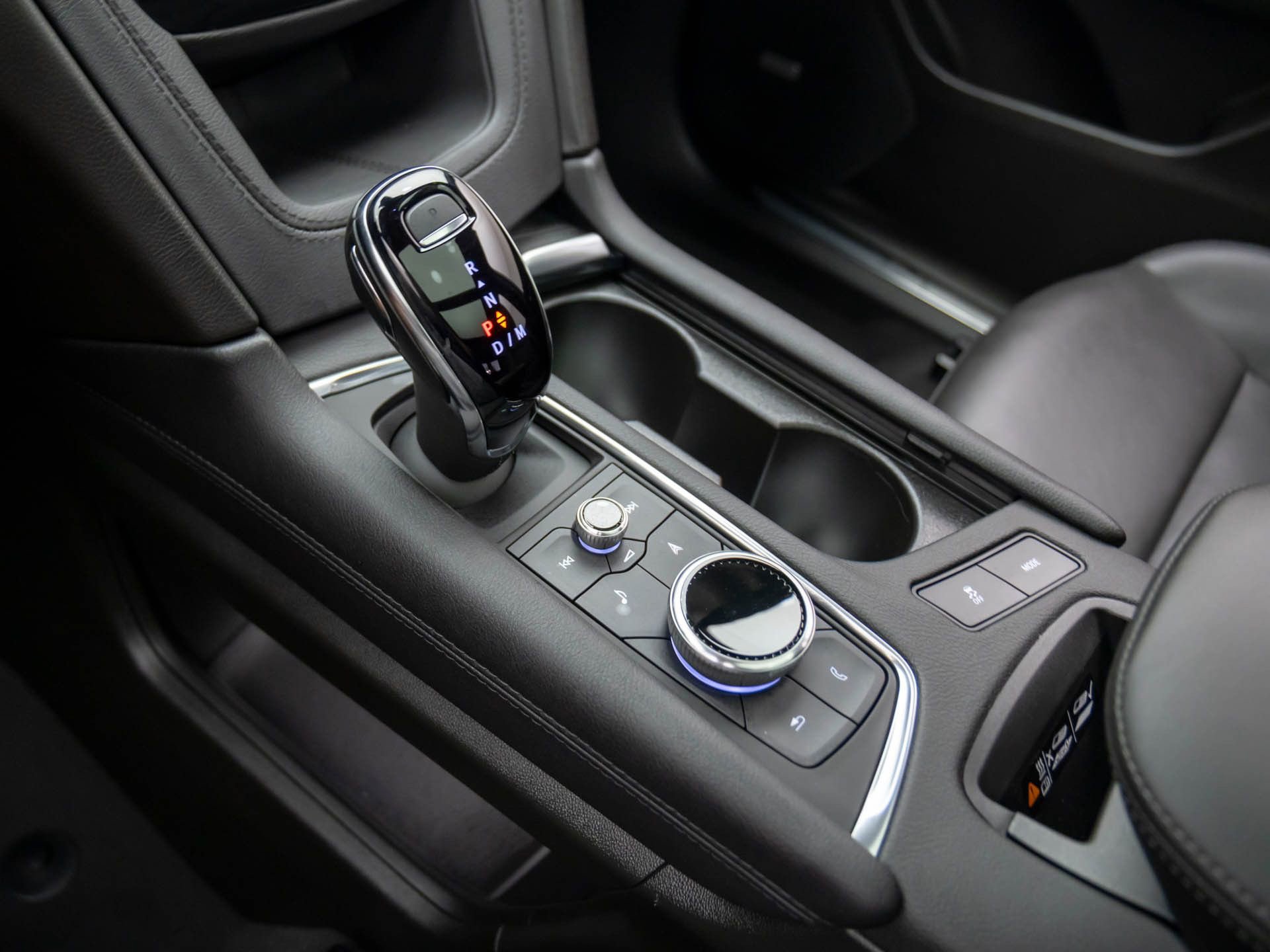 New 2025 Cadillac XT5 Premium Luxury image 12