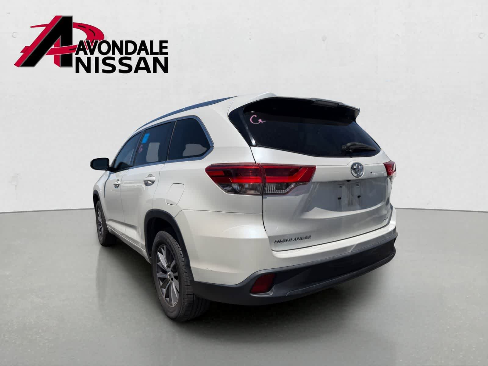 Used 2017 Toyota Highlander XLE FWD image 3