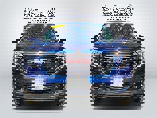 Used 2022 GMC Terrain SLE image 2