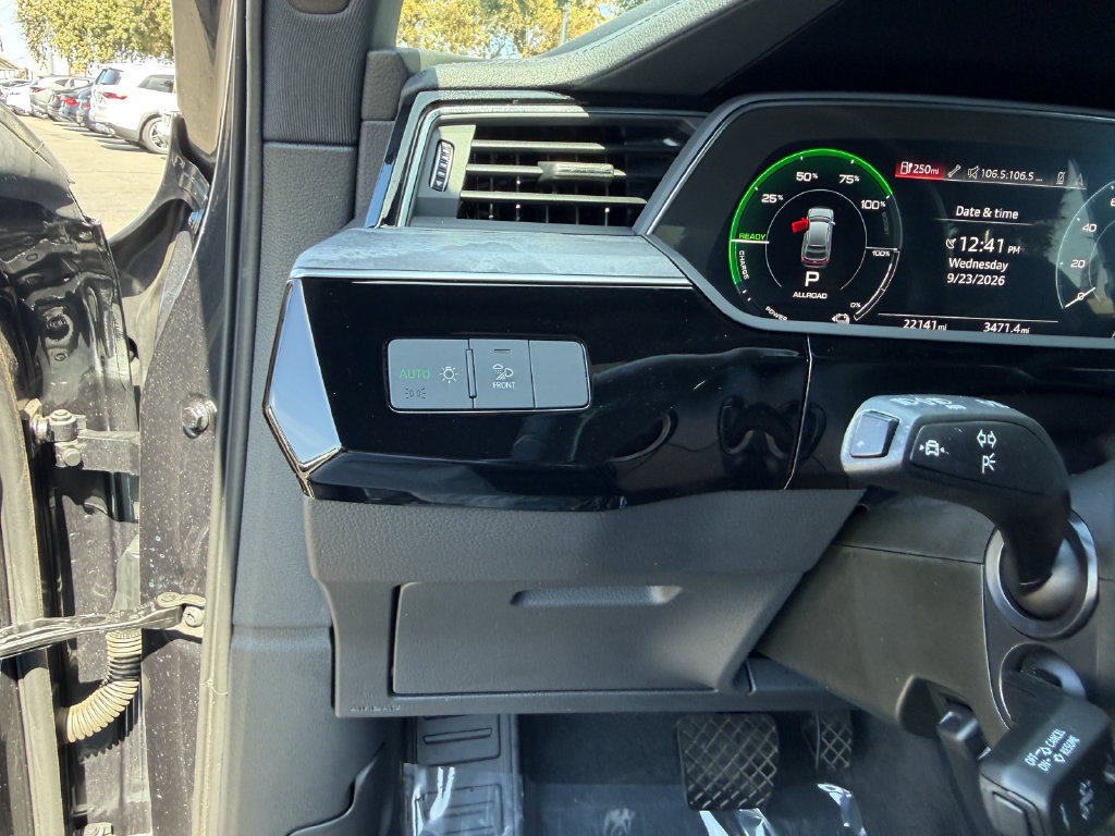 Used 2024 Audi Q8 e-tron Premium AWD/4WD image 21