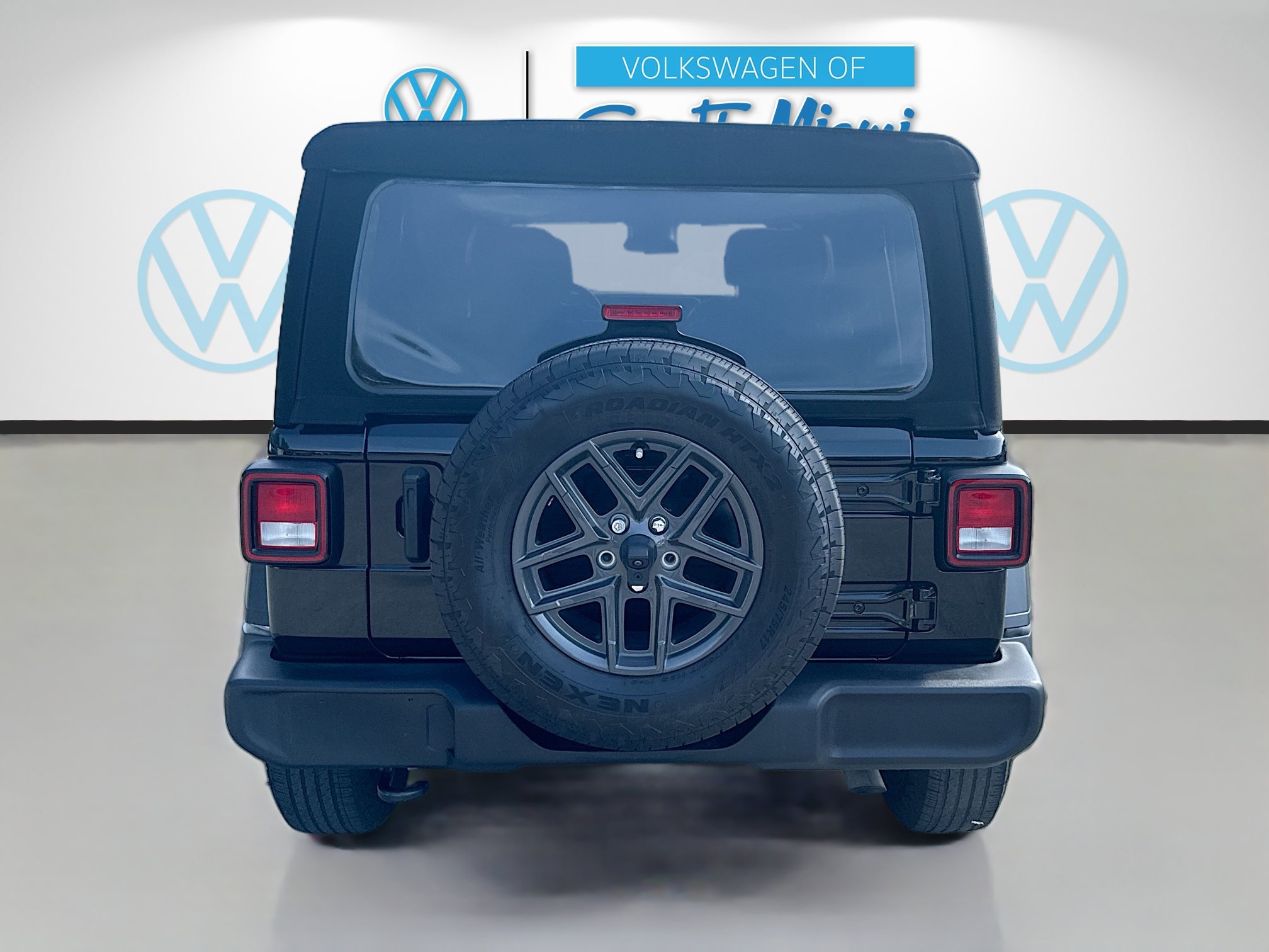 Used 2024 Jeep Wrangler Unlimited Sport AWD/4WD image 6
