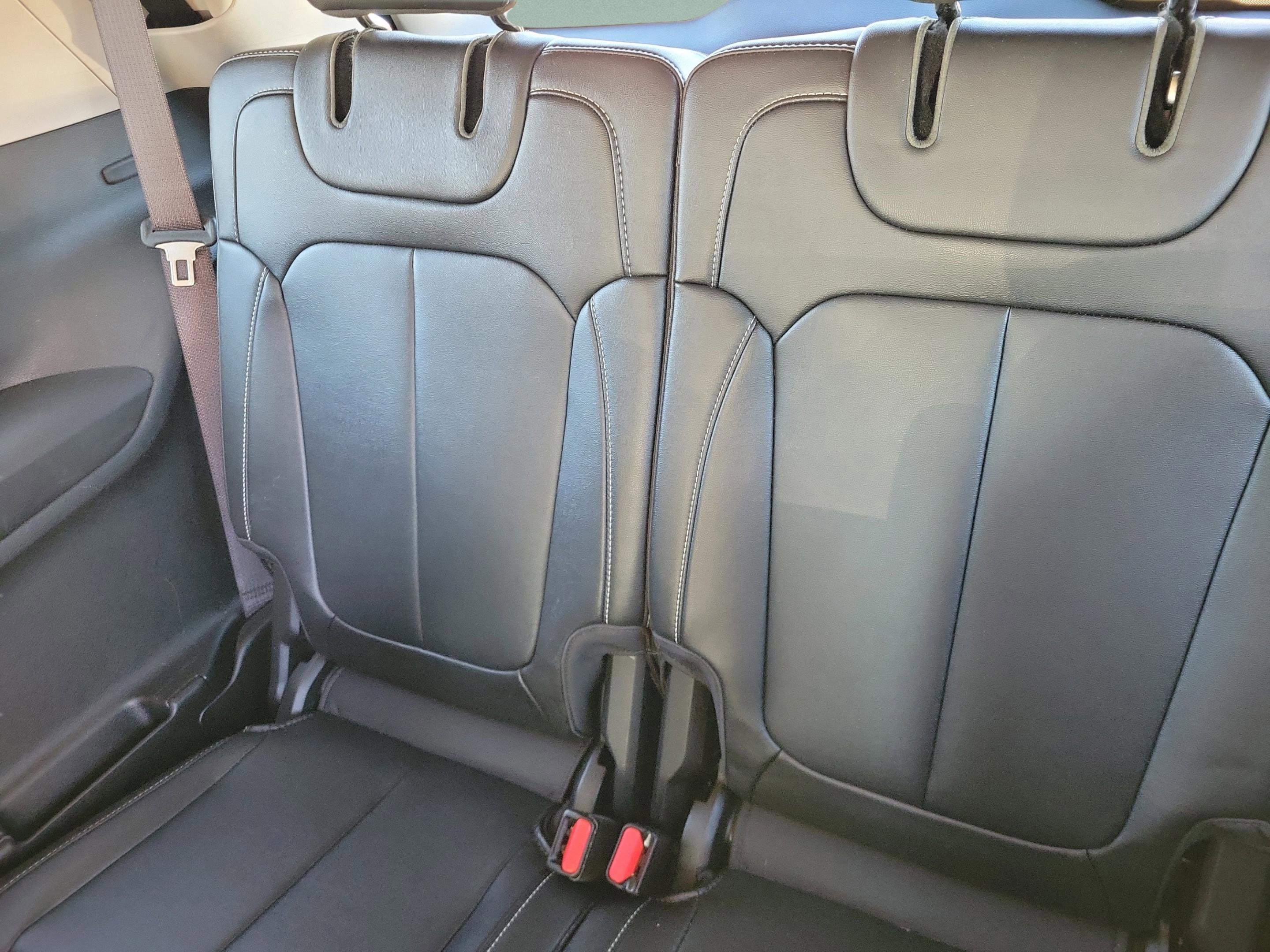 Used 2023 Jeep Grand Cherokee L Limited w/ Black Appearance Package image 14