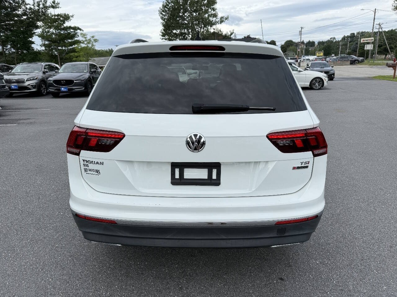 Used 2018 Volkswagen Tiguan SE w/ Panoramic Sunroof Package AWD/4WD image 5