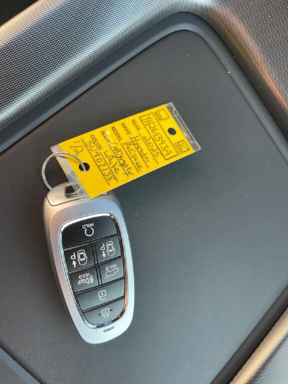 Used 2025 Hyundai Palisade Calligraphy AWD/4WD image 4