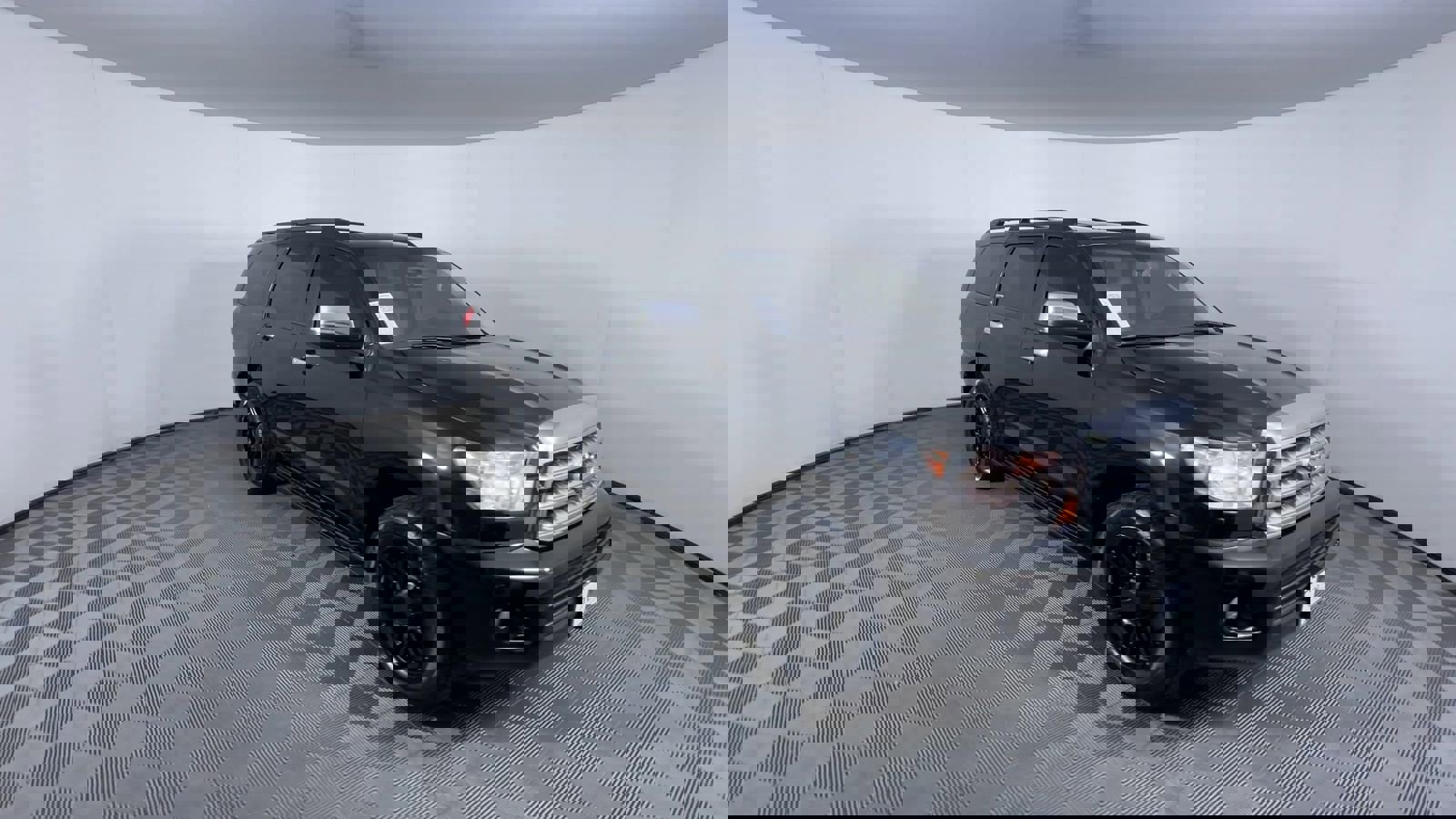 Used 2014 Toyota Sequoia Limited image 2