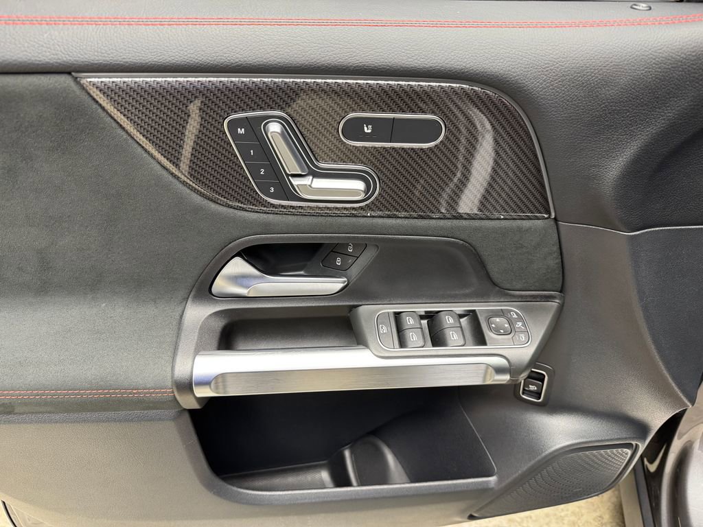 Certified 2022 Mercedes-Benz GLB 35 AMG 4MATIC image 12