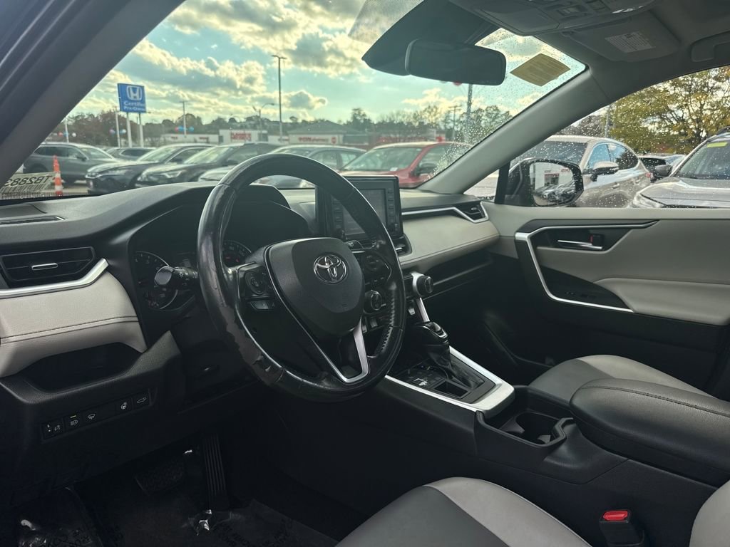 Used 2021 Toyota RAV4 XLE Premium image 13