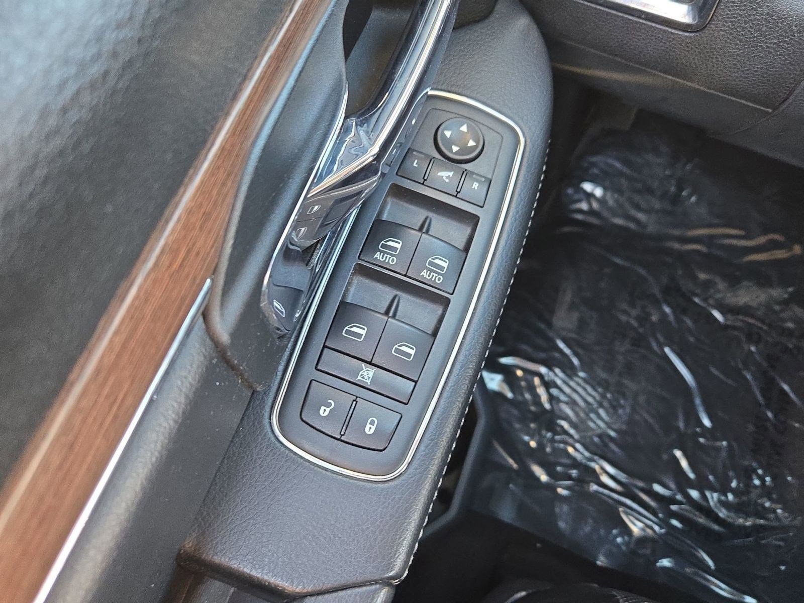 Used 2016 RAM 3500 Laramie w/ Convenience Group image 10