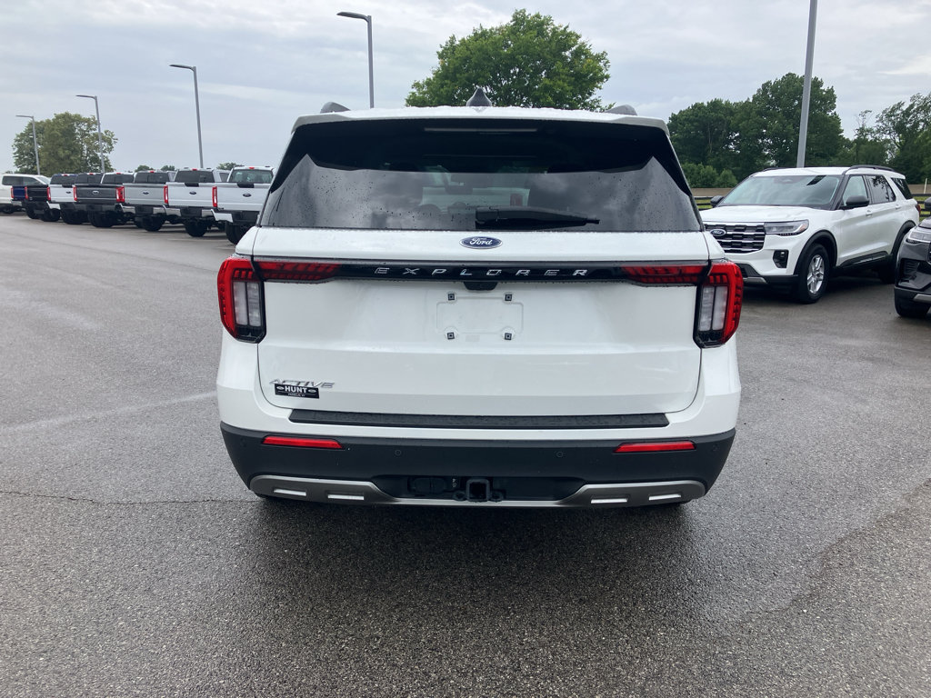 Certified 2025 Ford Explorer Active w/ Active Comfort Package RWD image 6