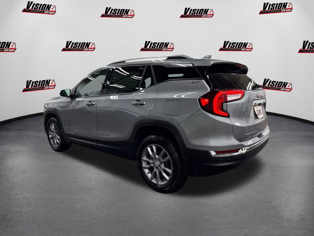 Used 2024 GMC Terrain SLT image 7