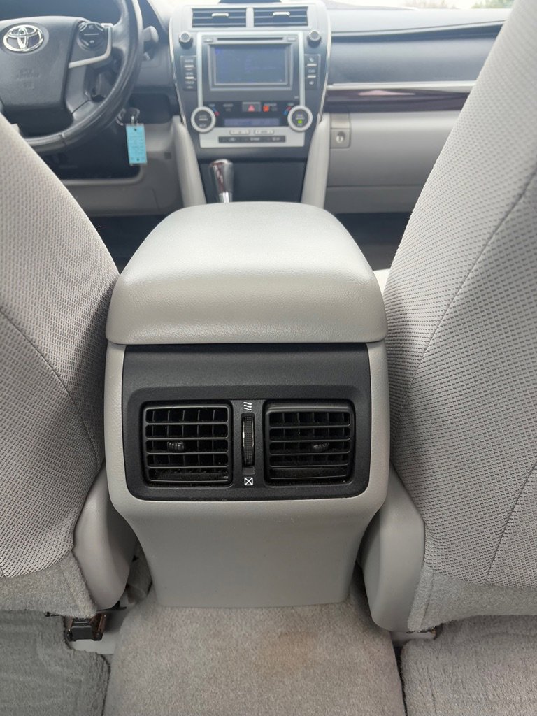 Used 2014 Toyota Camry XLE image 15