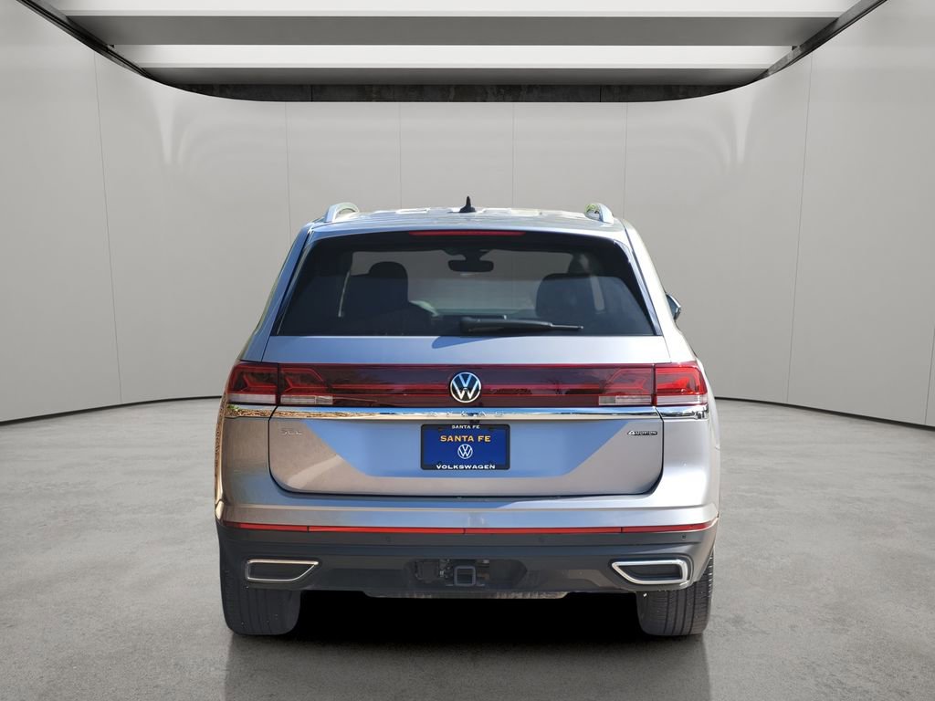 Used 2025 Volkswagen Atlas SEL AWD/4WD image 2