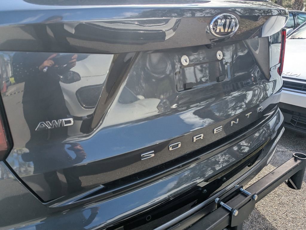 Used 2021 Kia Sorento EX w/ Panoramic Sunroof Package image 12