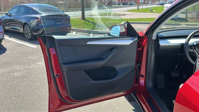 Used 2024 Tesla Model Y Long Range image 8