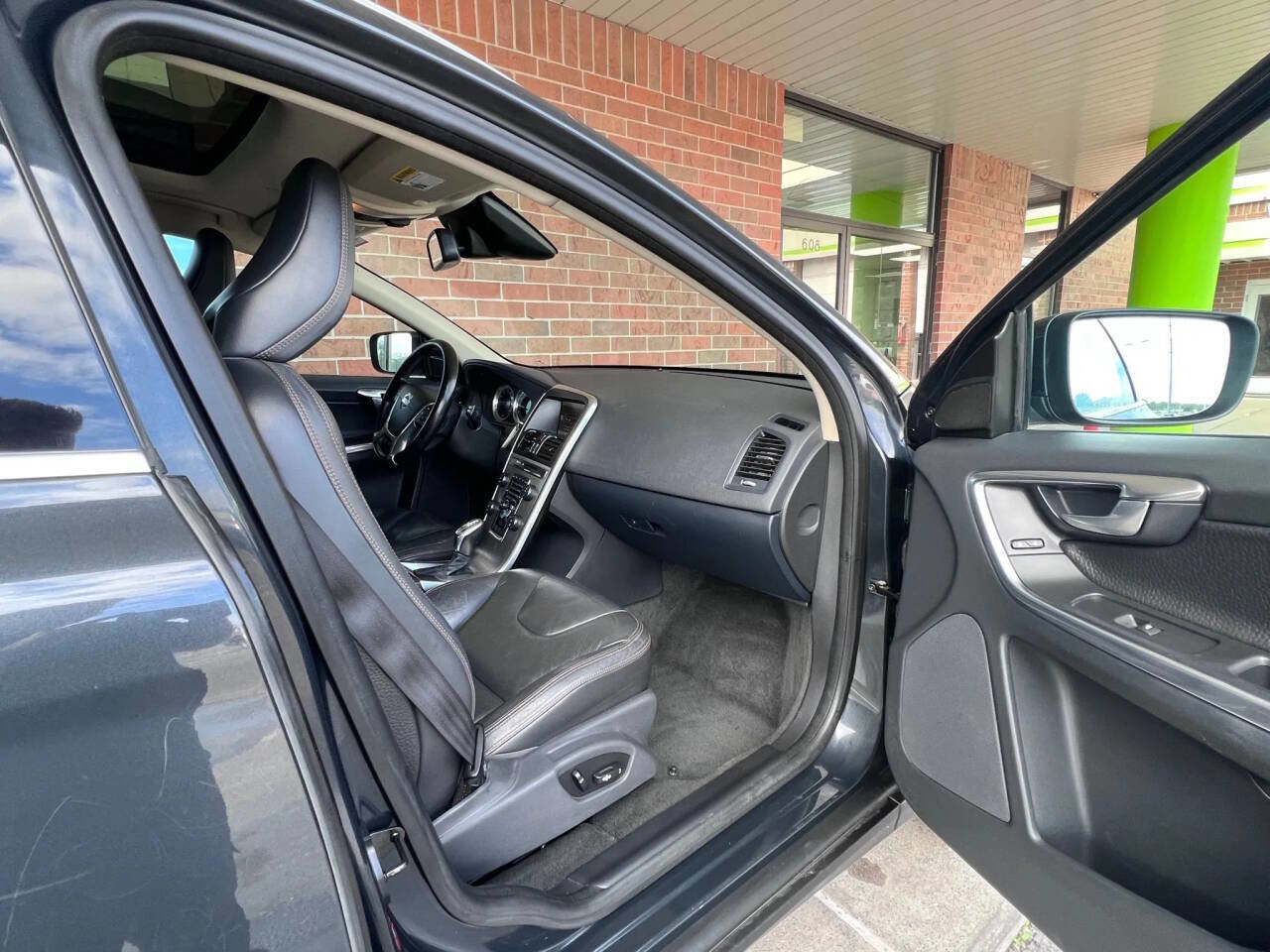 Used 2013 Volvo XC60 T6 image 21