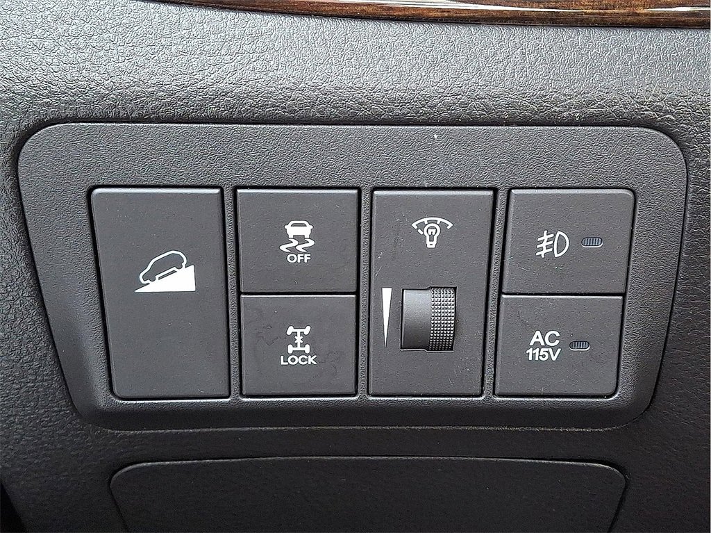 Used 2012 Hyundai Santa Fe Limited image 24