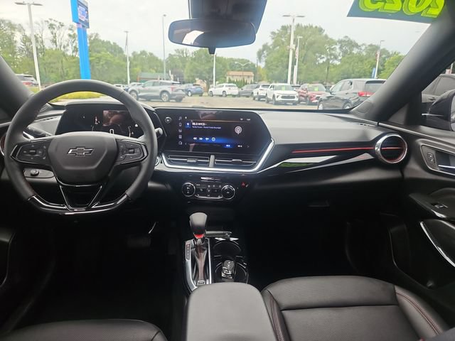 Used 2025 Chevrolet Trax RS w/ Driver Confidence Package FWD image 13