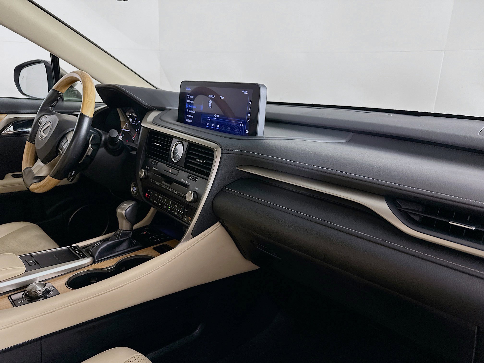 Used 2021 Lexus RX 350L FWD w/ Premium Package image 37