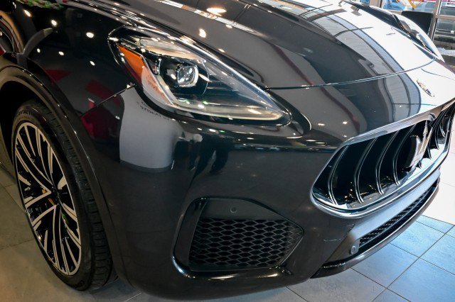 Used 2023 Maserati Grecale Modena image 11