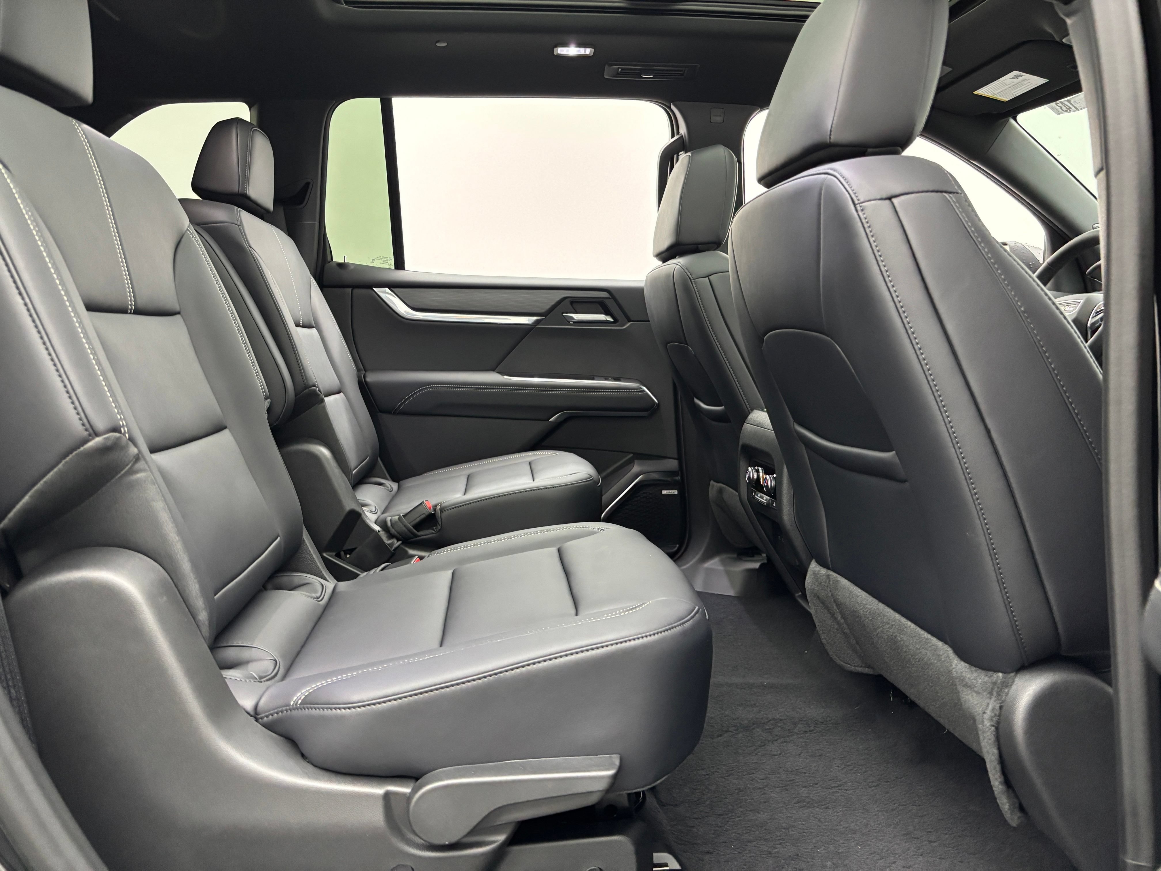 New 2027 GMC Acadia Elevation w/ Black Edition AWD/4WD image 39