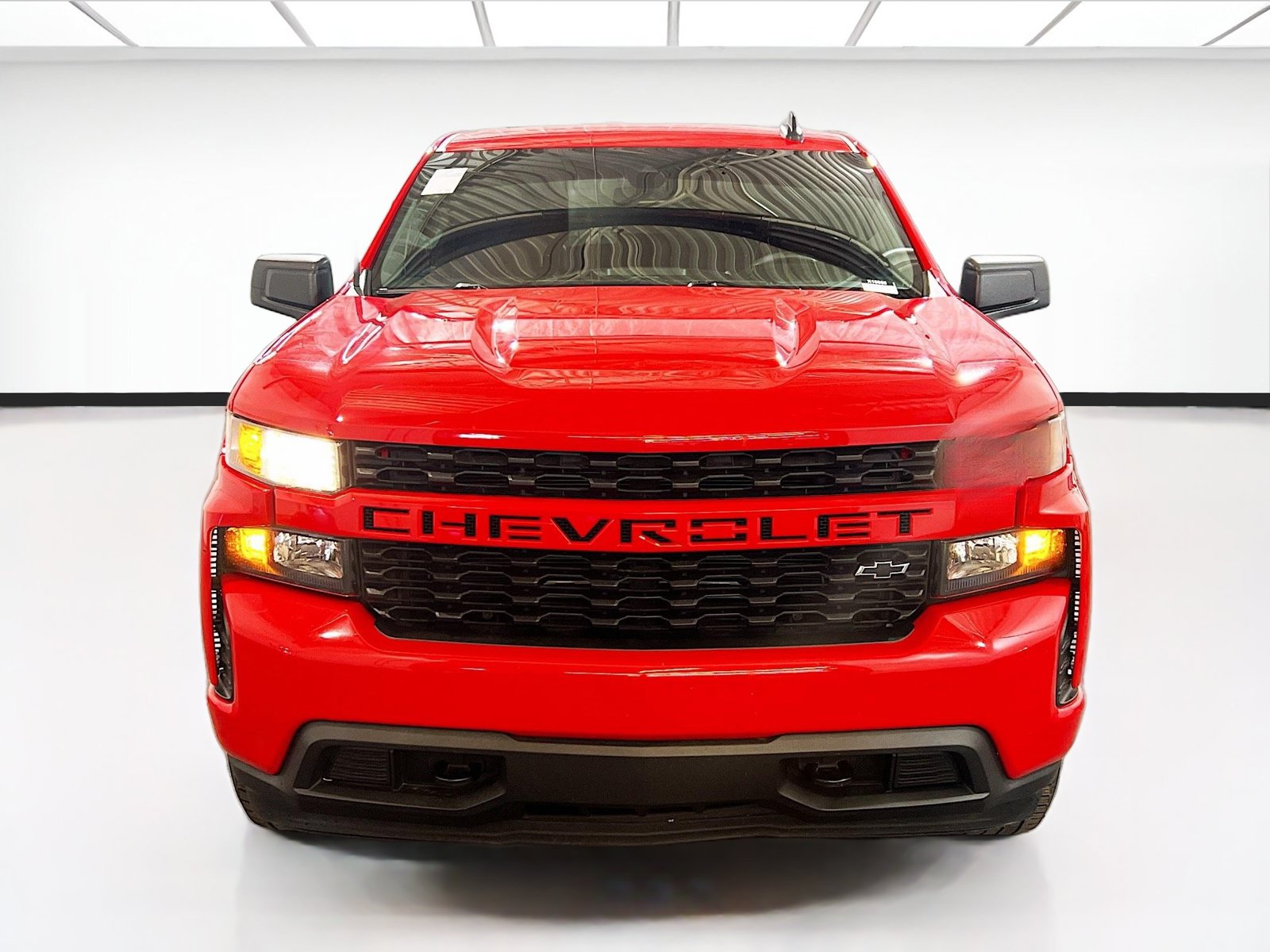 Used 2022 Chevrolet Silverado 1500 Custom w/ Safety Confidence Package RWD image 2