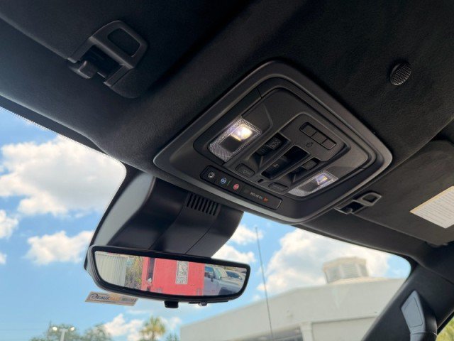 Used 2024 GMC Sierra 1500 Denali Ultimate AWD/4WD image 18