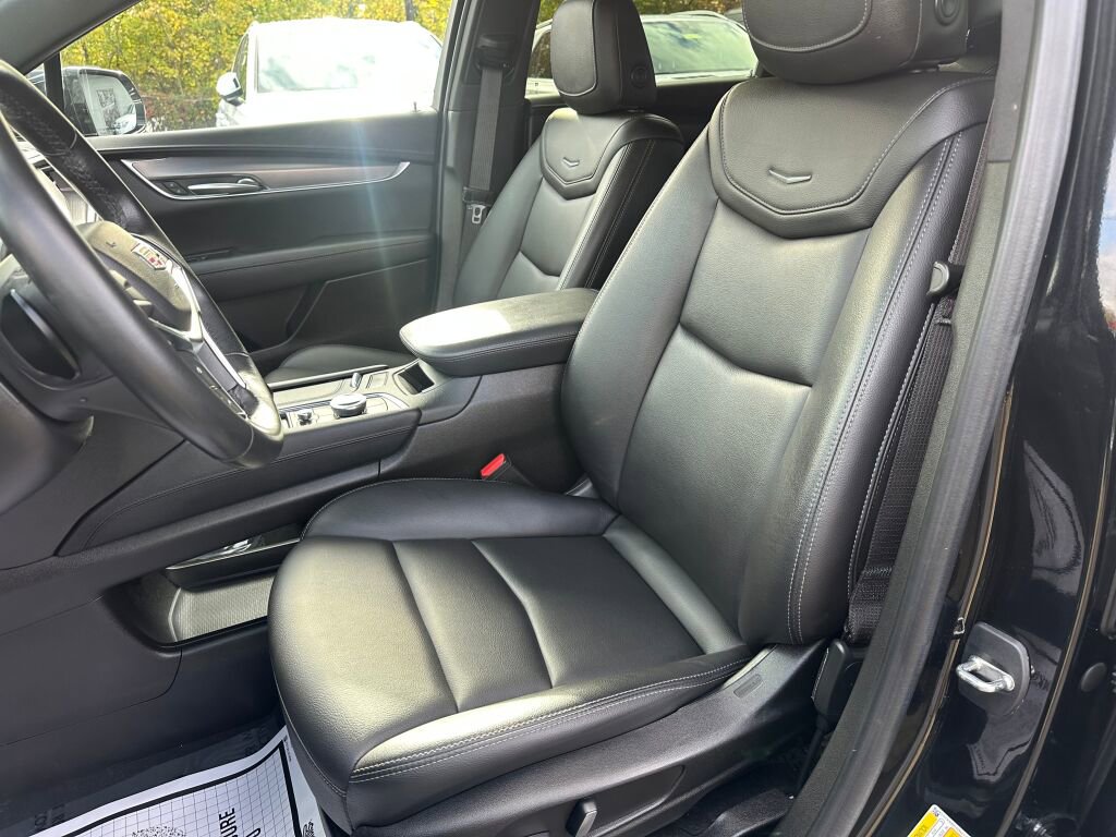 Used 2022 Cadillac XT5 Luxury image 11