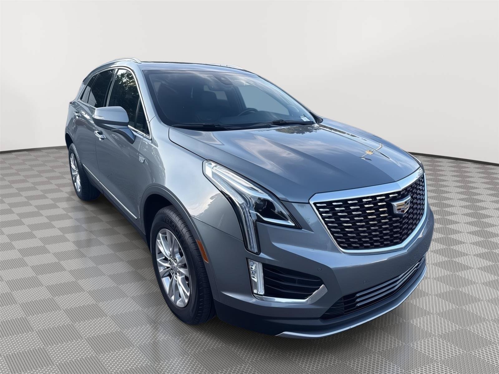 Used 2020 Cadillac XT5 Premium Luxury w/ LPO, Floor Liner Package FWD image 4