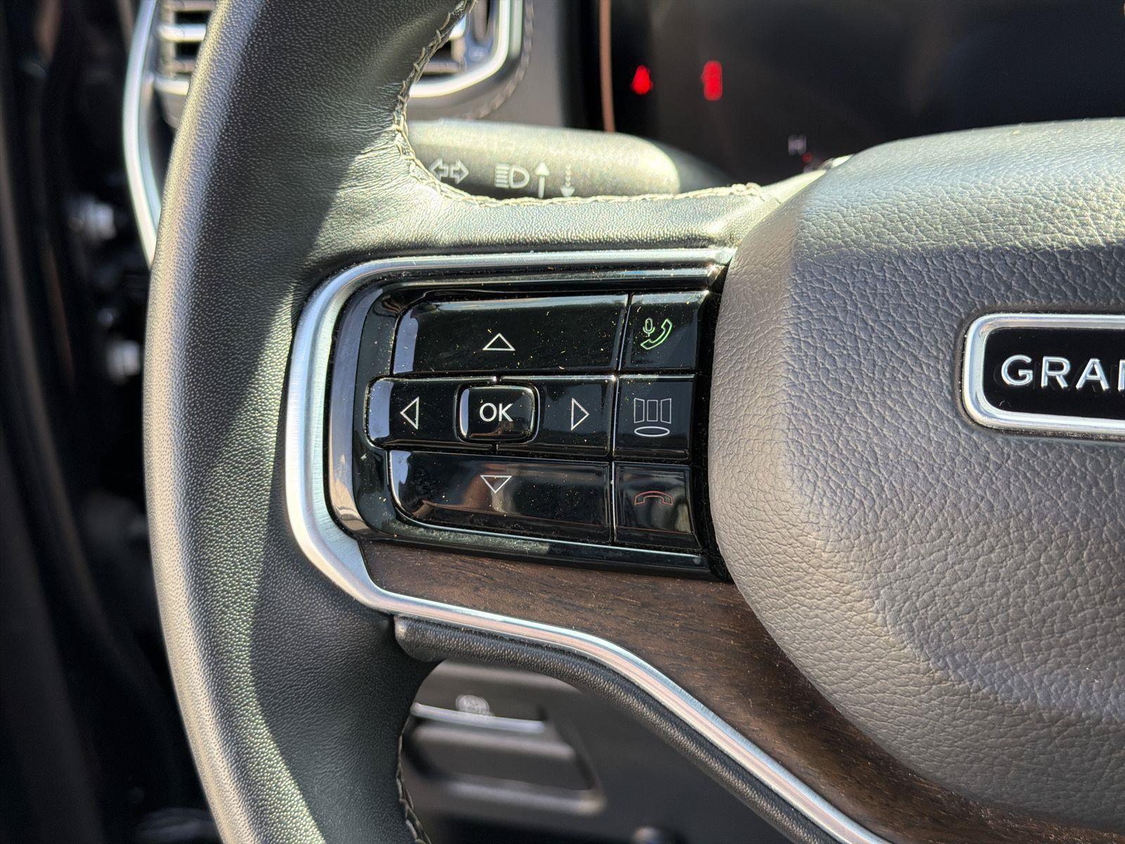 Used 2024 Jeep Grand Wagoneer L 4WD image 36