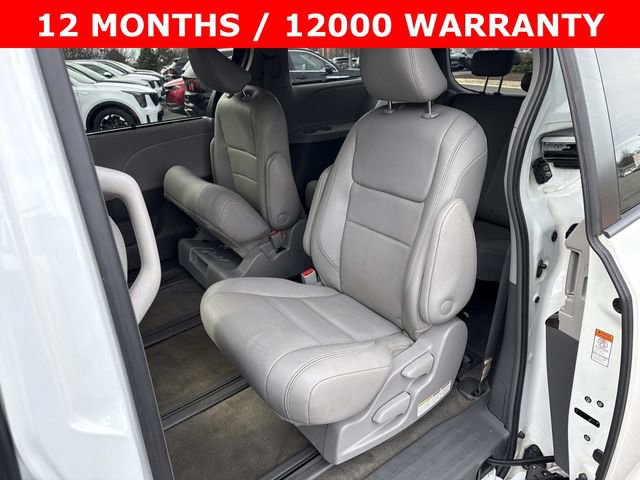 Used 2018 Toyota Sienna XLE w/ XLE Navigation Package image 17