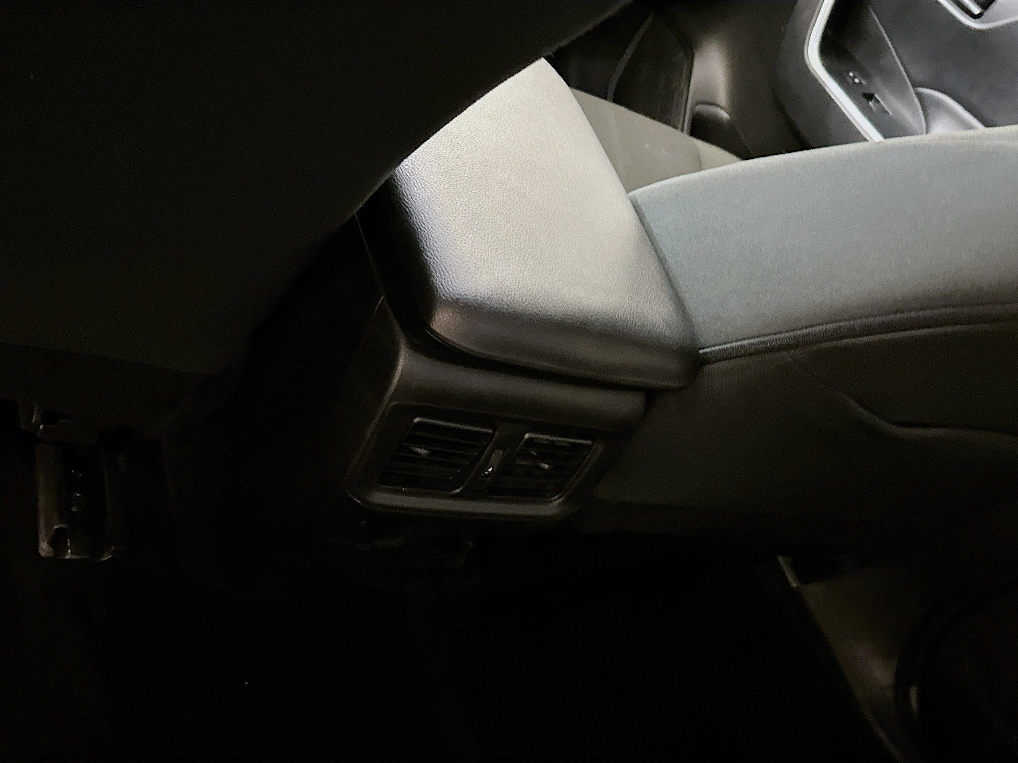 Used 2024 Toyota RAV4 LE image 28