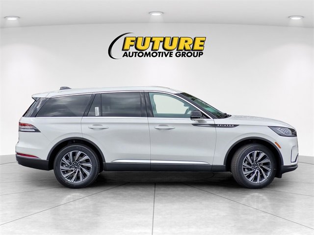 New 2025 Lincoln Aviator AWD w/ Equipment Group 101A image 8