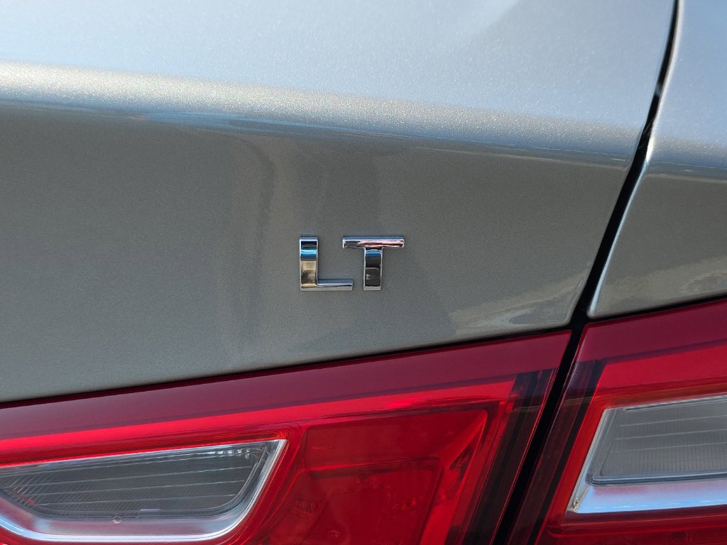 Used 2024 Chevrolet Malibu LT FWD image 18
