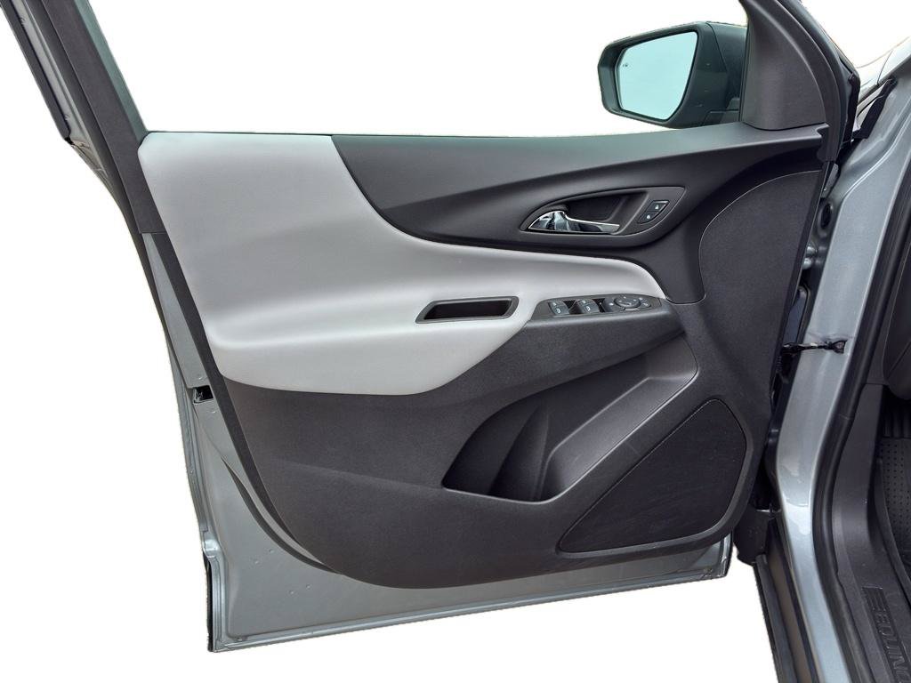 Used 2024 Chevrolet Equinox LS w/ LS Convenience Package FWD image 8