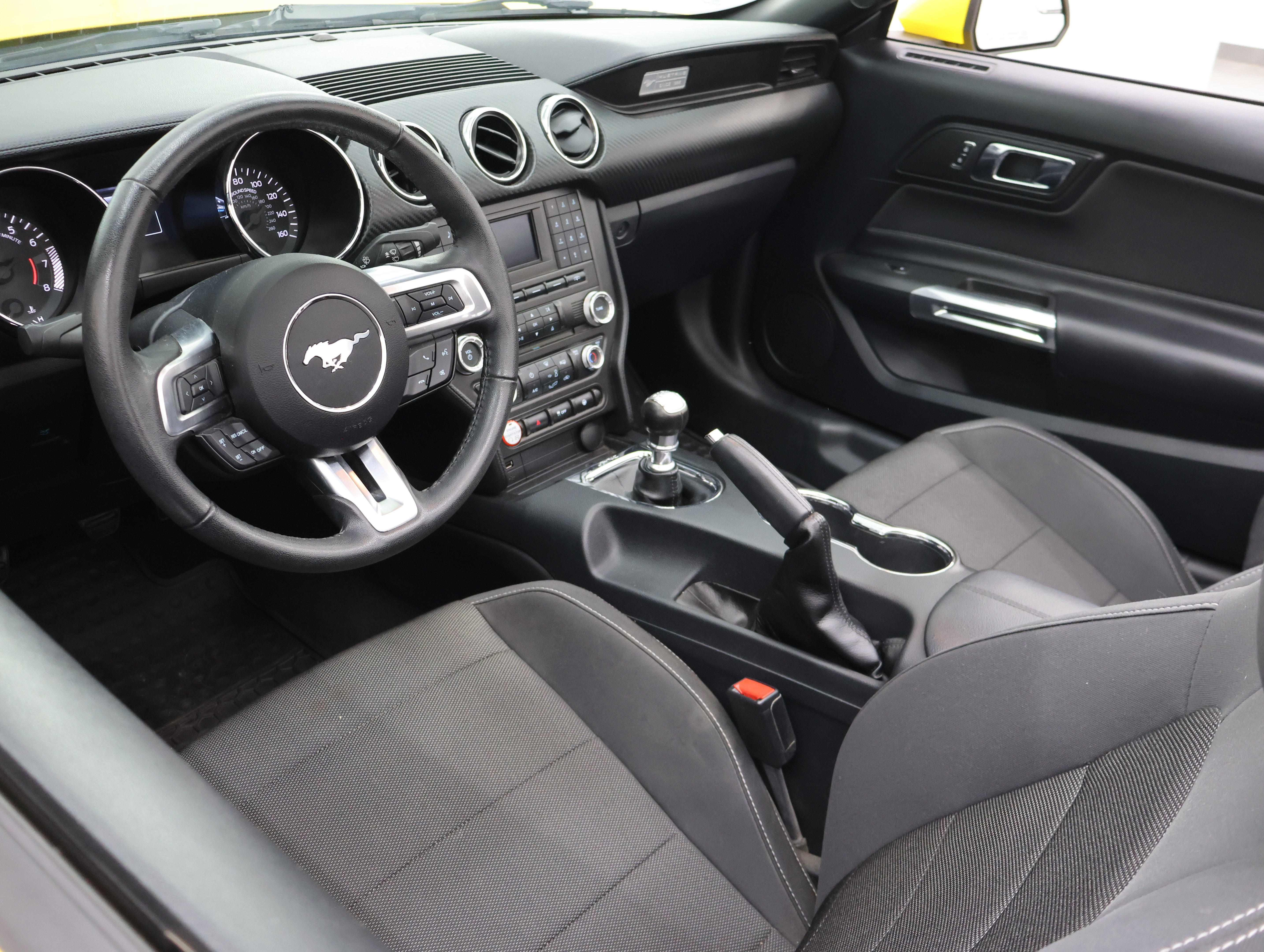 Used 2016 Ford Mustang Convertible w/ Equipment Group 051A RWD image 49