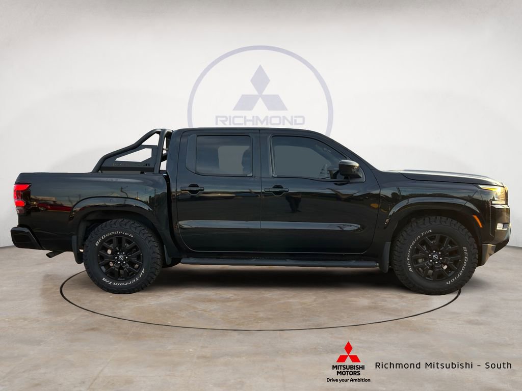 Used 2023 Nissan Frontier SV w/ Midnight Edition Package image 2