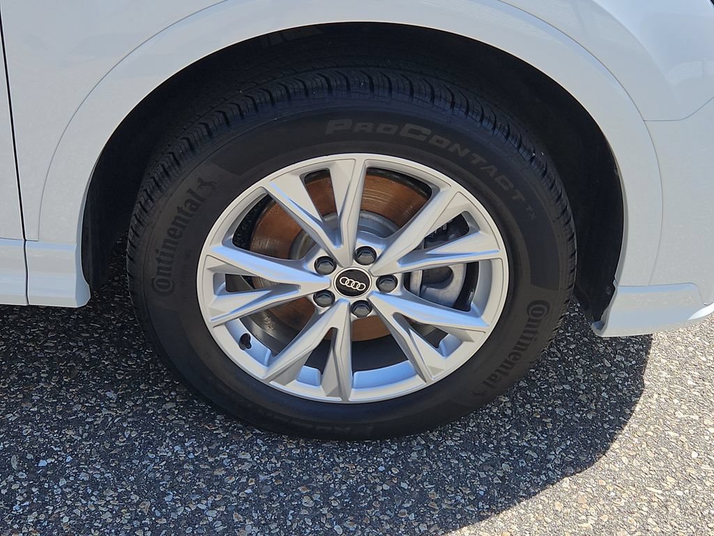 Certified 2025 Audi Q3 2.0T Premium Plus w/ Premium Plus Package AWD/4WD image 10