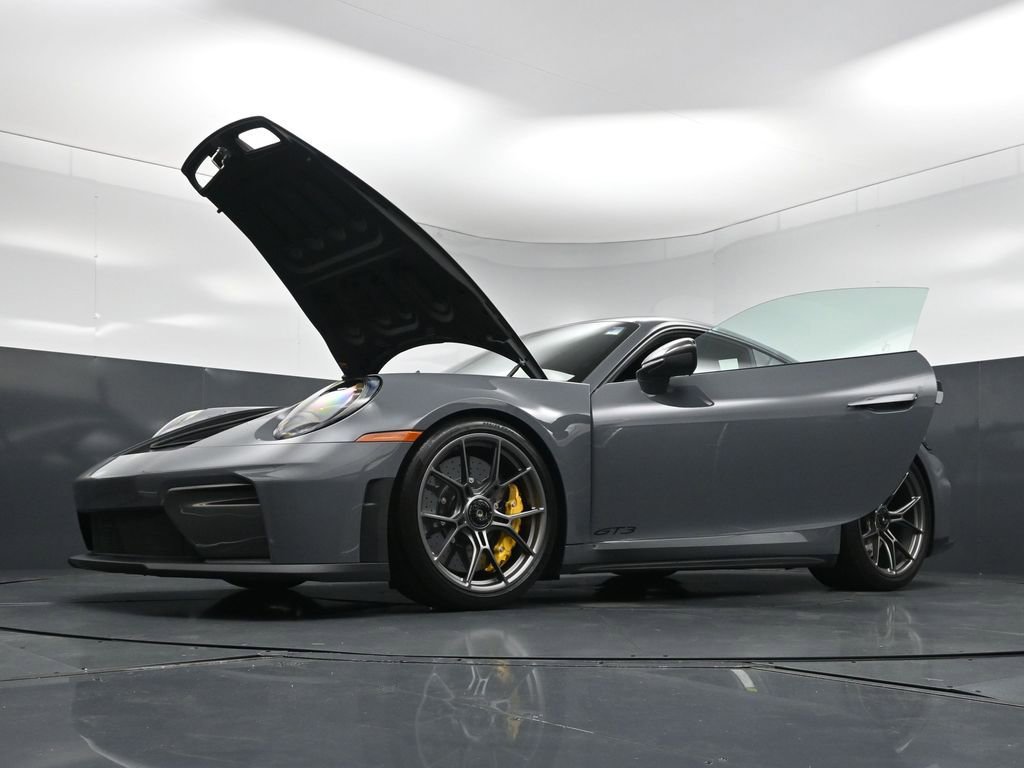 Certified 2026 Porsche 911 GT3 RWD image 33