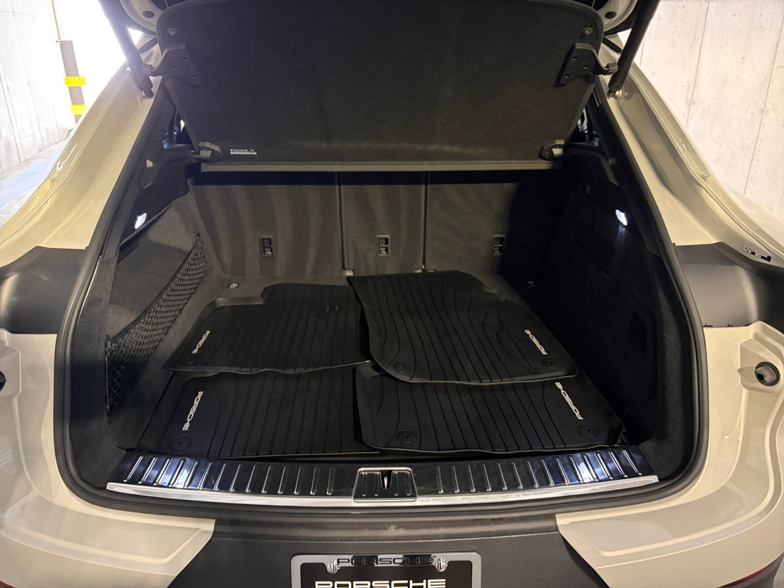 Certified 2024 Porsche Cayenne S AWD/4WD image 29