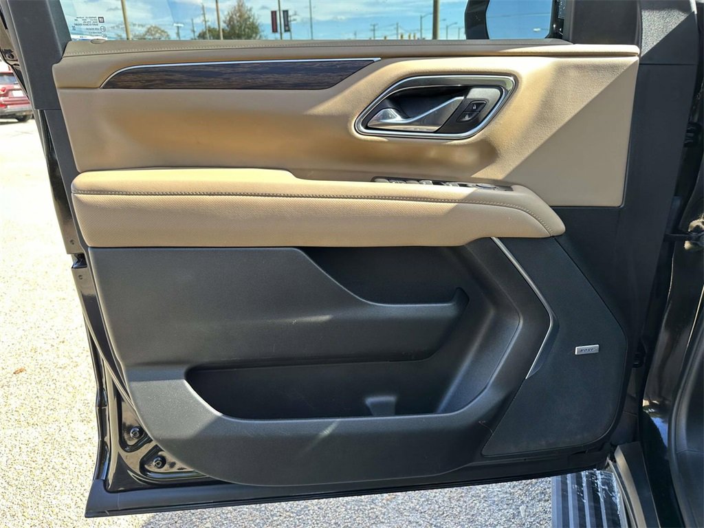 Used 2023 Chevrolet Suburban Premier w/ Premium Package 2 image 19