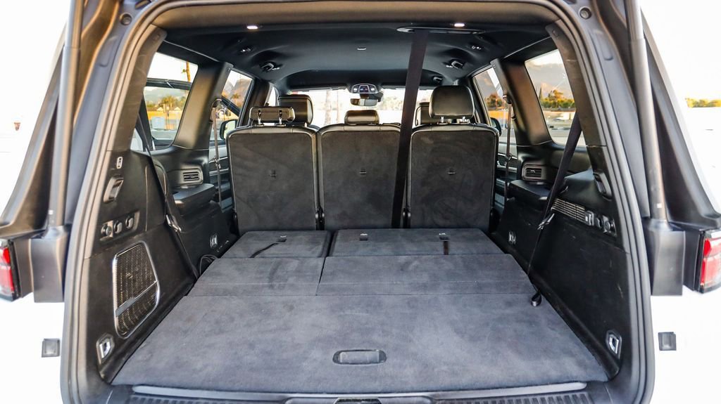 Certified 2024 Jeep Wagoneer Series II w/ Flexible Seating Group image 27