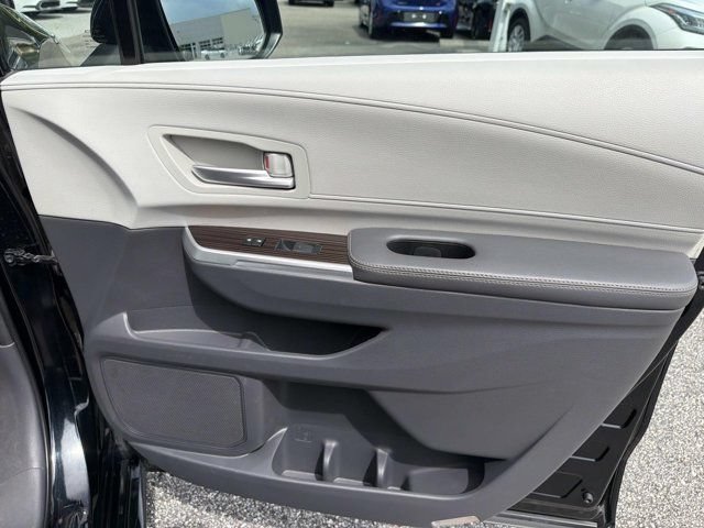 Used 2021 Toyota Sienna XLE FWD image 14