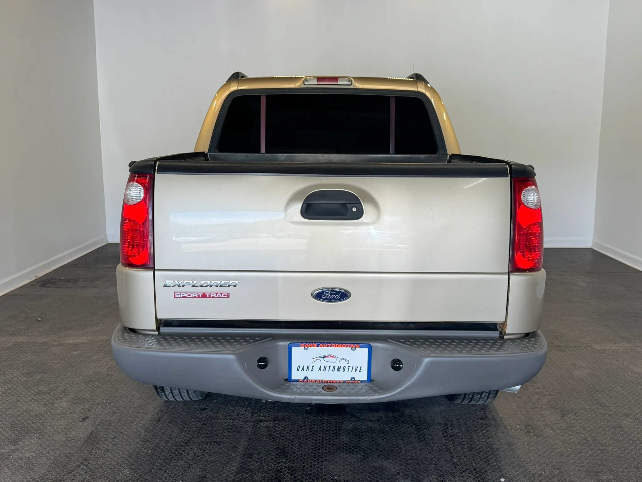 Used 2002 Ford Explorer Sport Trac 4x4 image 5