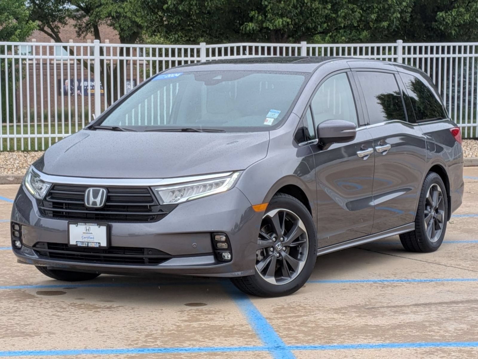 Certified 2024 Honda Odyssey Elite image 2