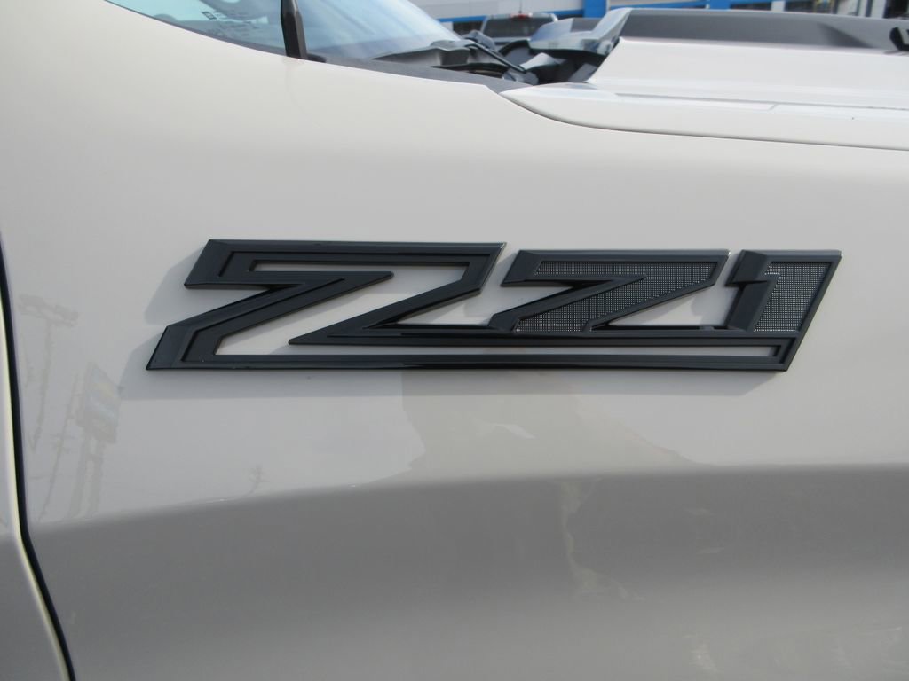 New 2026 Chevrolet Silverado 1500 Custom Trail Boss w/ LPO, Dark Essentials Package image 11