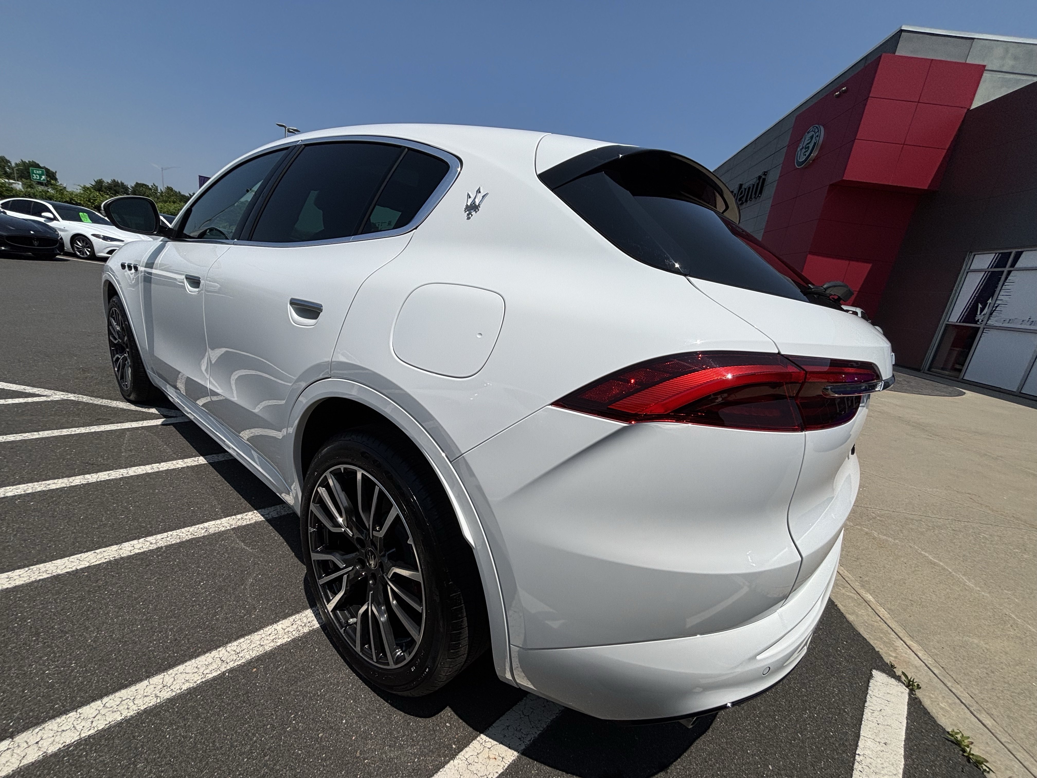 Used 2025 Maserati Grecale Folgore AWD/4WD image 5